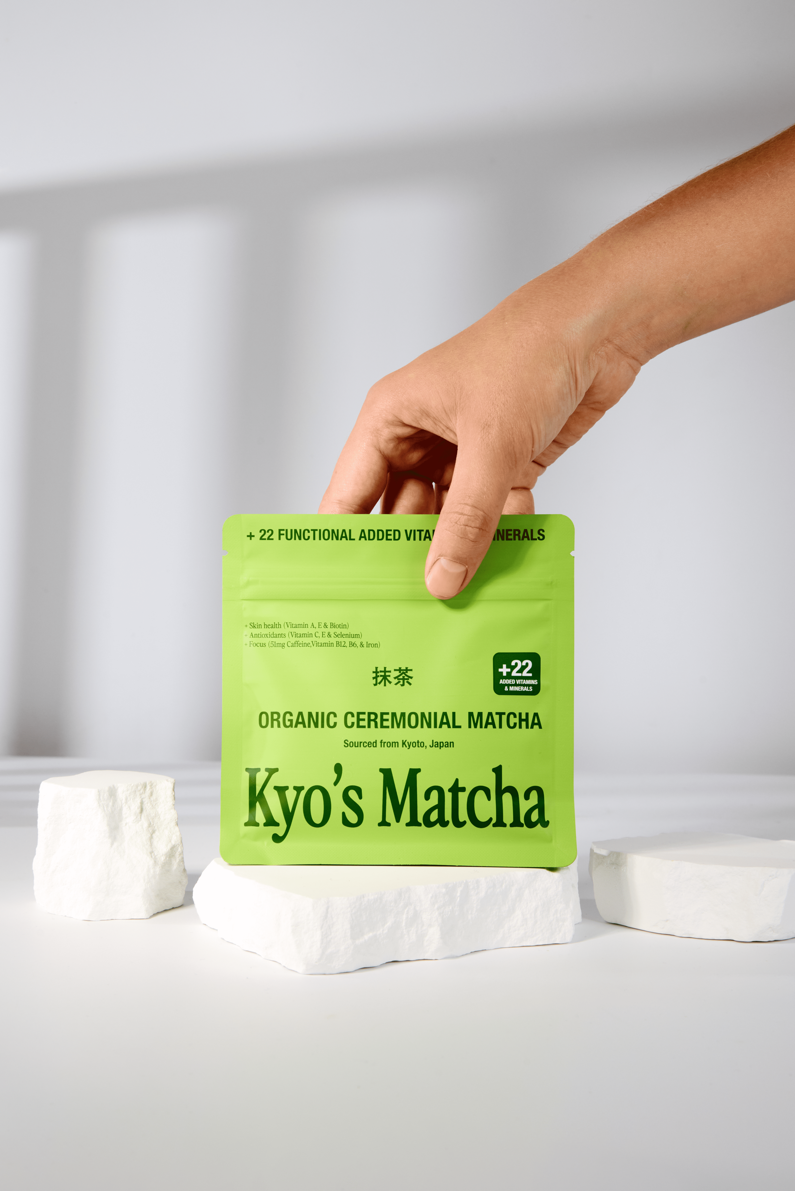 Hand_Holding_Matcha_Pouch-2.png